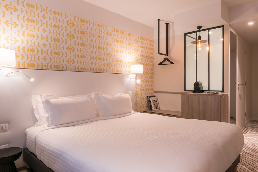 Hotel The Originals Paris Maison Montmartre 9