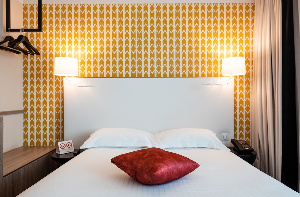 Hotel The Originals Paris Maison Montmartre 13