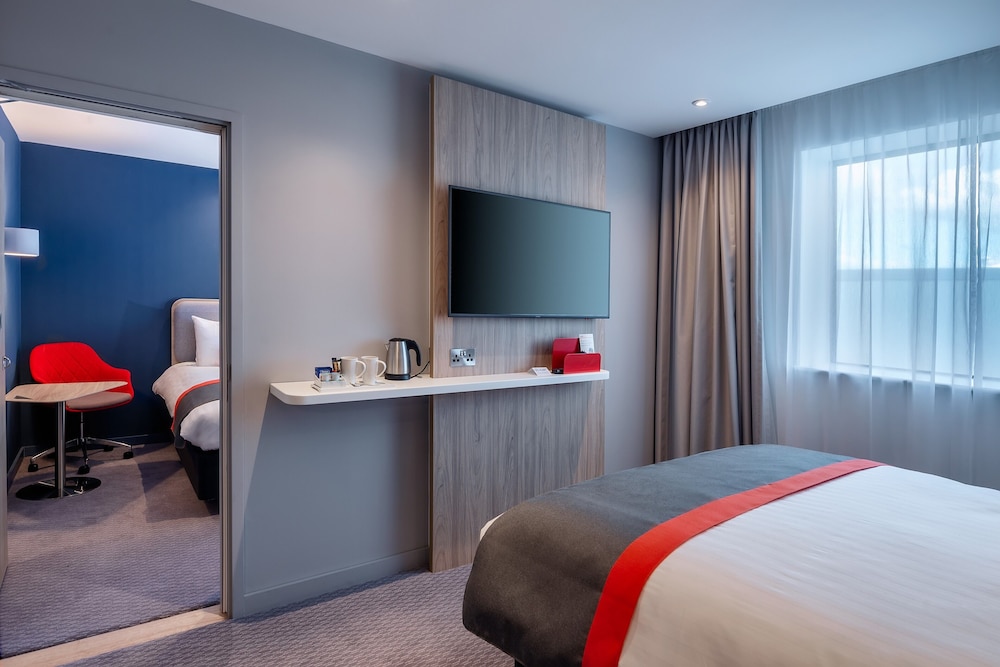 Holiday Inn Express London Heathrow T4 5