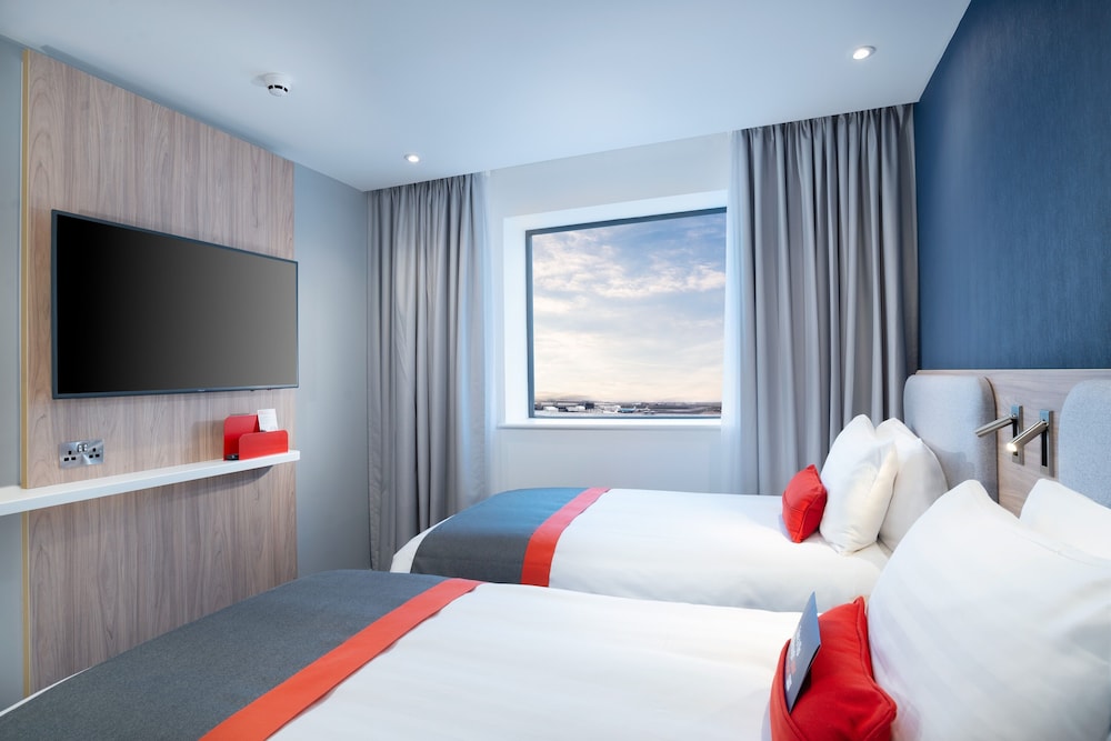 Holiday Inn Express London Heathrow T4 17