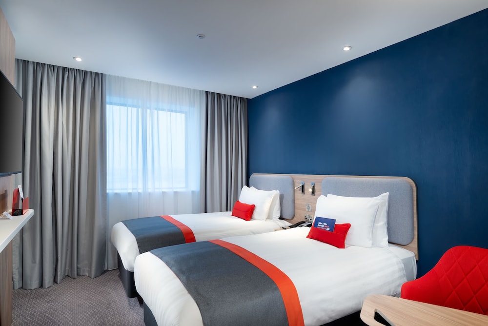 Holiday Inn Express London Heathrow T4 16
