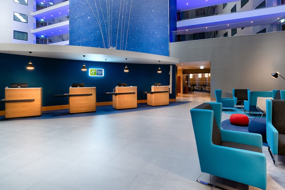 Holiday Inn Express London Heathrow T4 1