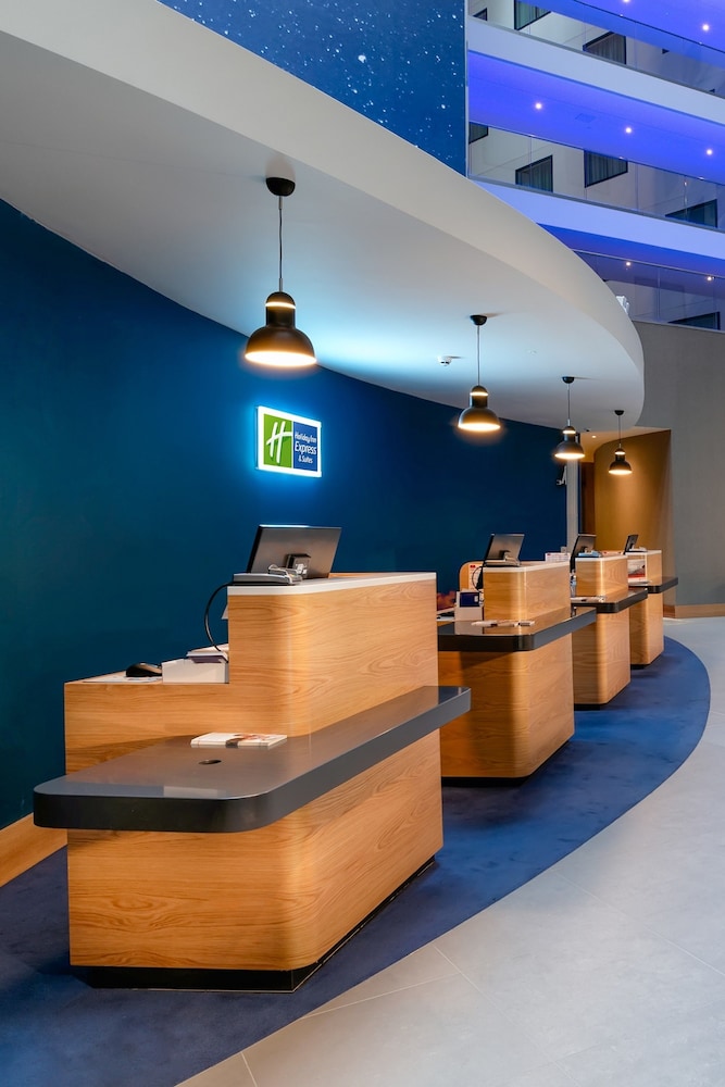 Holiday Inn Express London Heathrow T4 3