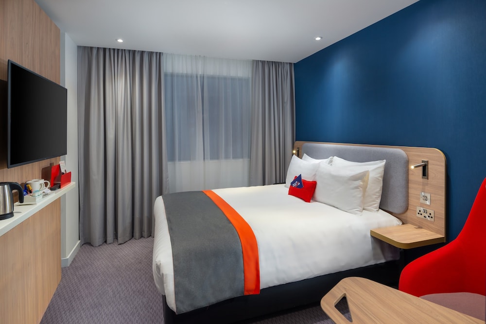 Holiday Inn Express London Heathrow T4 10