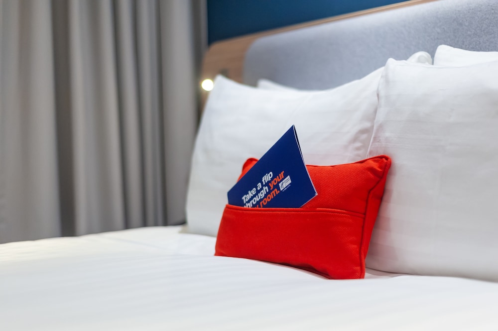 Holiday Inn Express London Heathrow T4 4