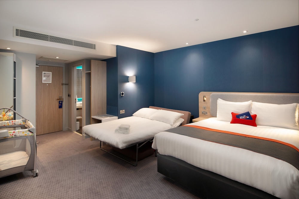 Holiday Inn Express London Heathrow T4 11
