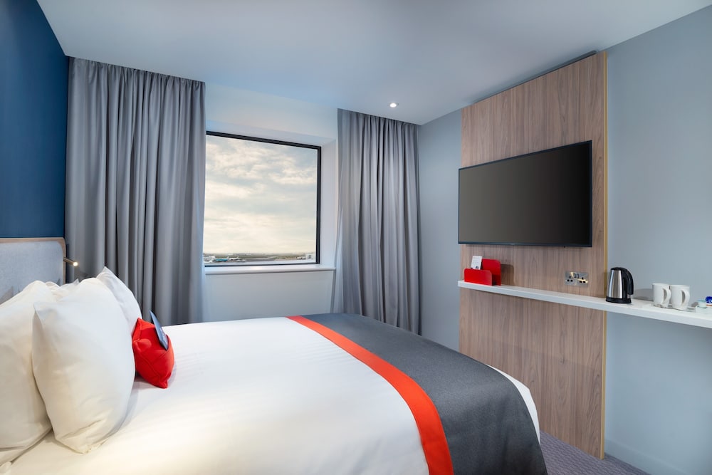 Holiday Inn Express London Heathrow T4 14