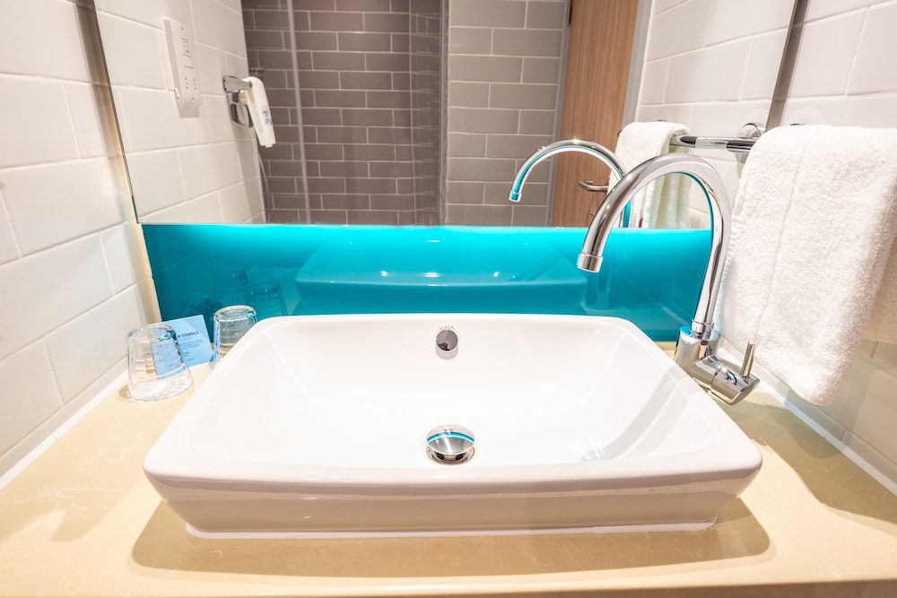 Holiday Inn Express London Heathrow T4 20