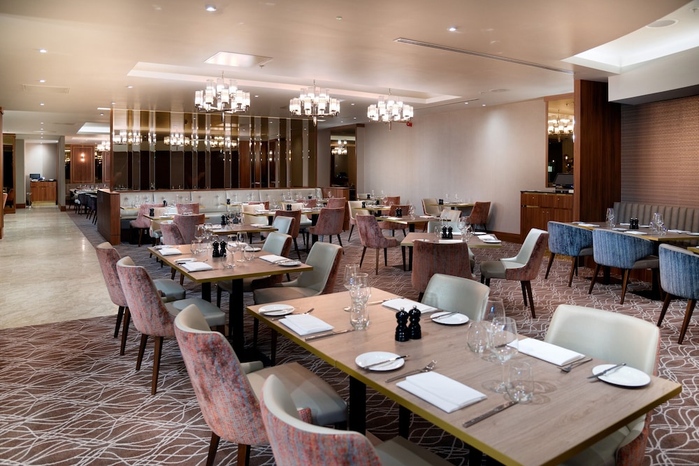 Holiday Inn Express London Heathrow T4 24