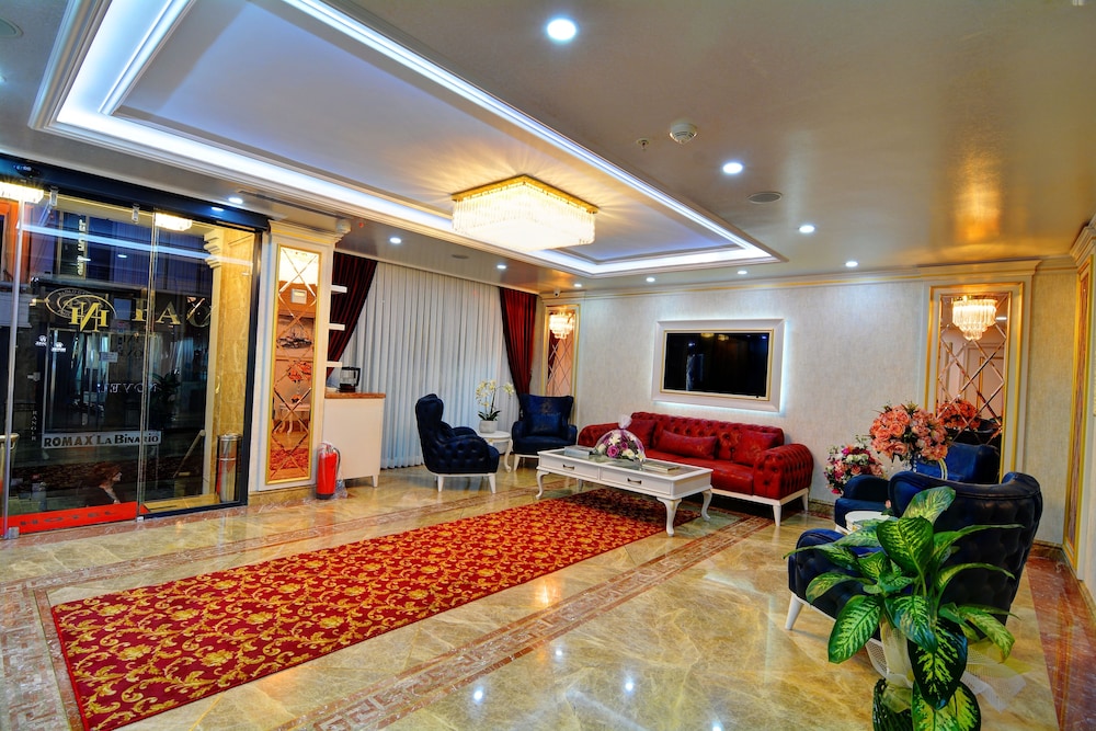 Novelty Hotel 7