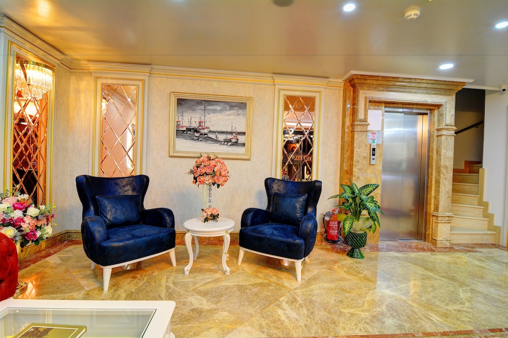 Novelty Hotel 2