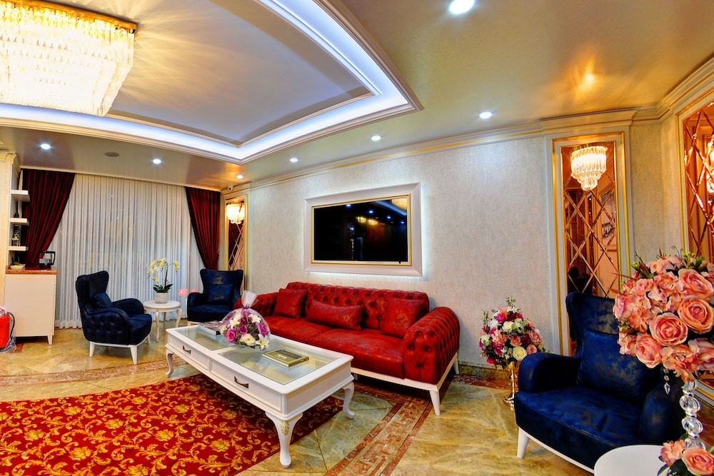 Novelty Hotel 3