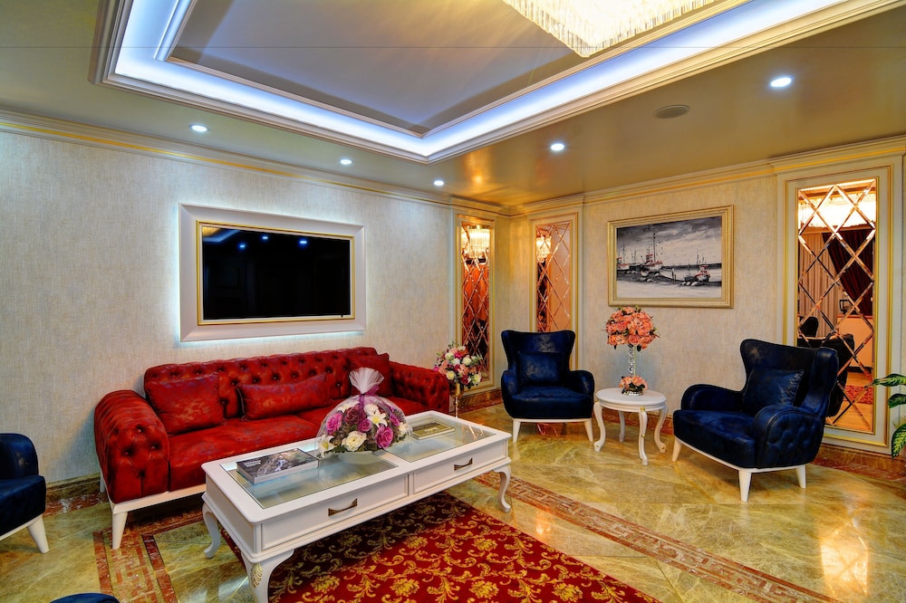 Novelty Hotel 8