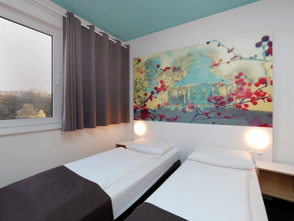 B&B HOTEL Potsdam 12