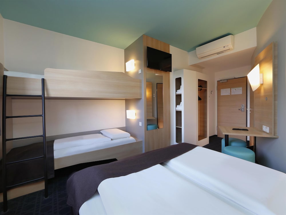 B&B HOTEL Potsdam 17