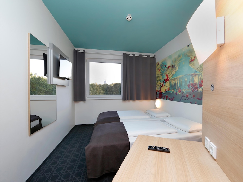 B&B HOTEL Potsdam 13