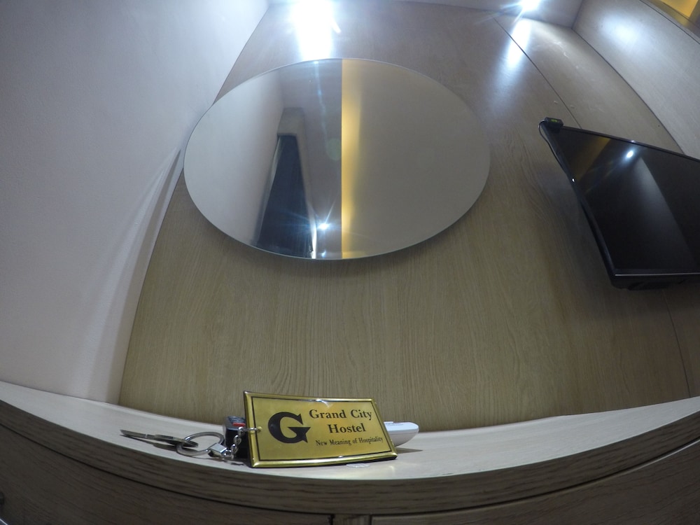 City Hotel 12