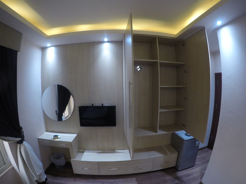 City Hotel 23