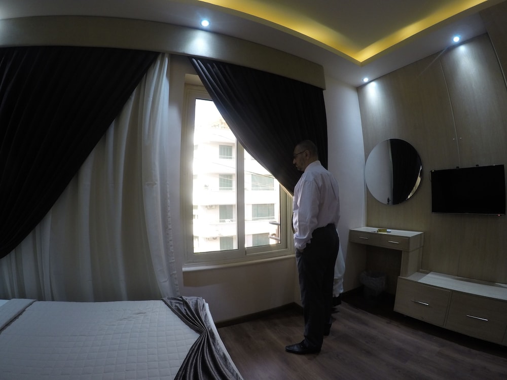 City Hotel 13