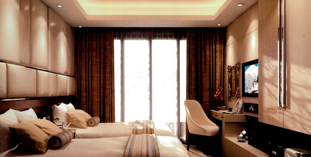 City Hotel 3