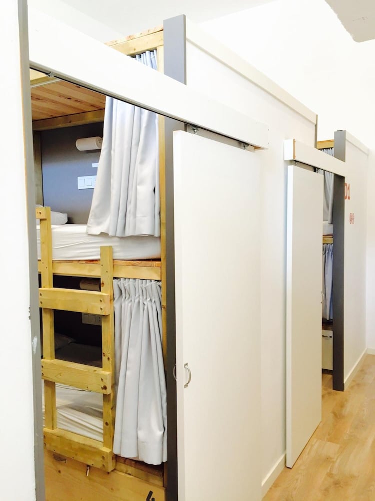 Ant Hostel Barcelona 23