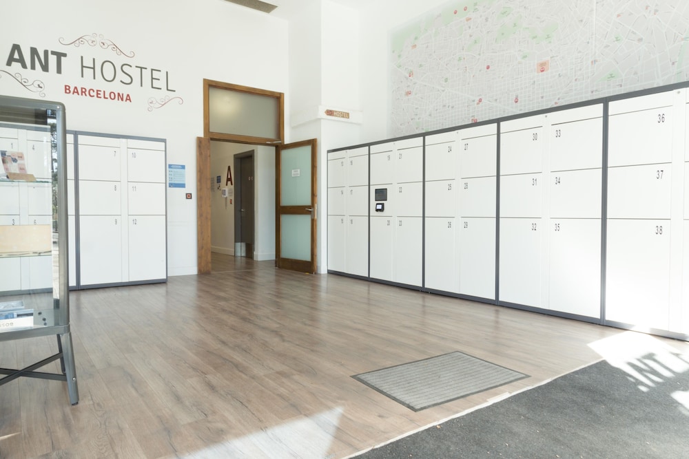 Ant Hostel Barcelona 6