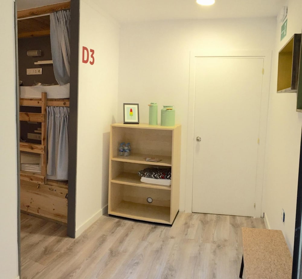 Ant Hostel Barcelona 19