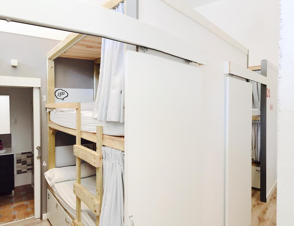 Ant Hostel Barcelona 17