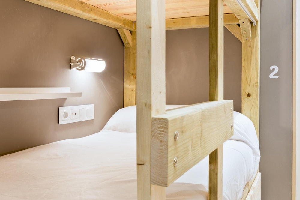 Ant Hostel Barcelona 22