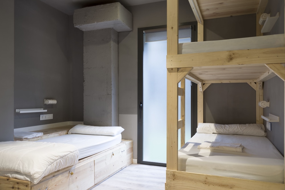 Ant Hostel Barcelona 8