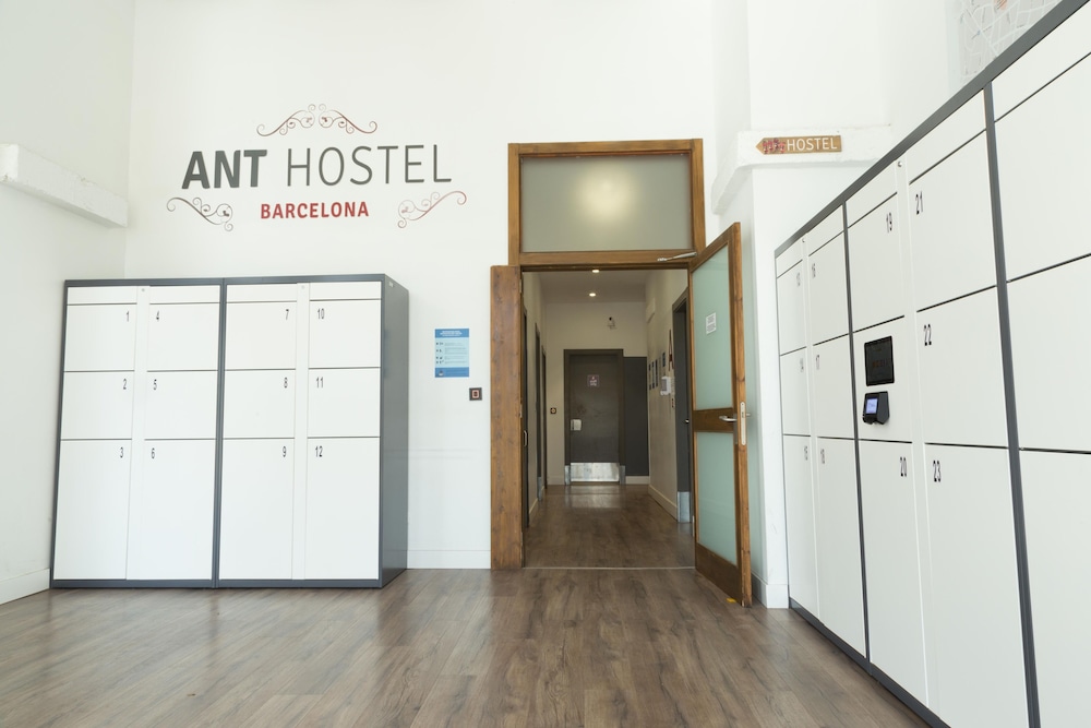 Ant Hostel Barcelona 4