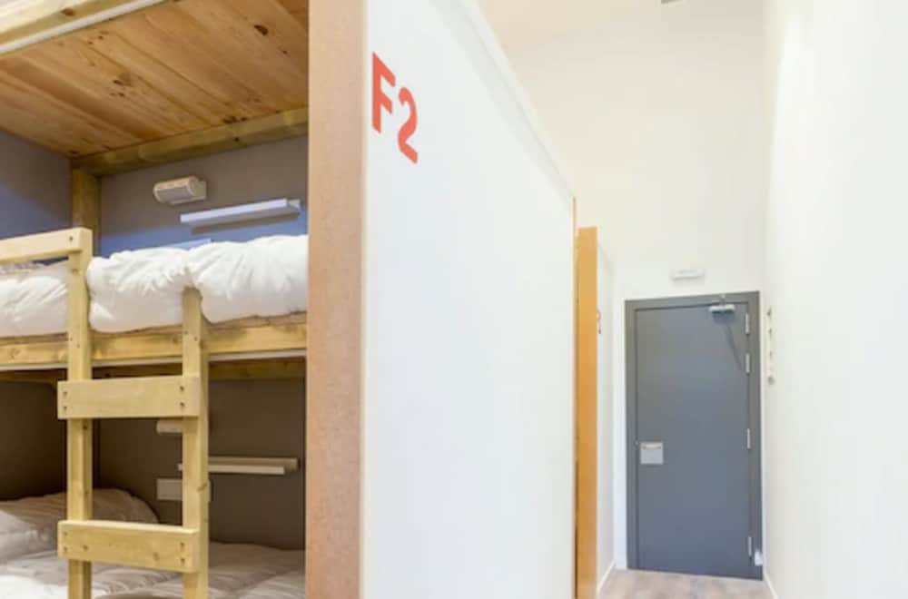 Ant Hostel Barcelona 11