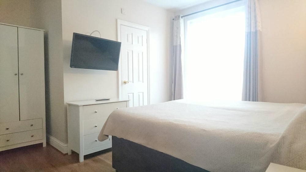 Avis Hotel 5
