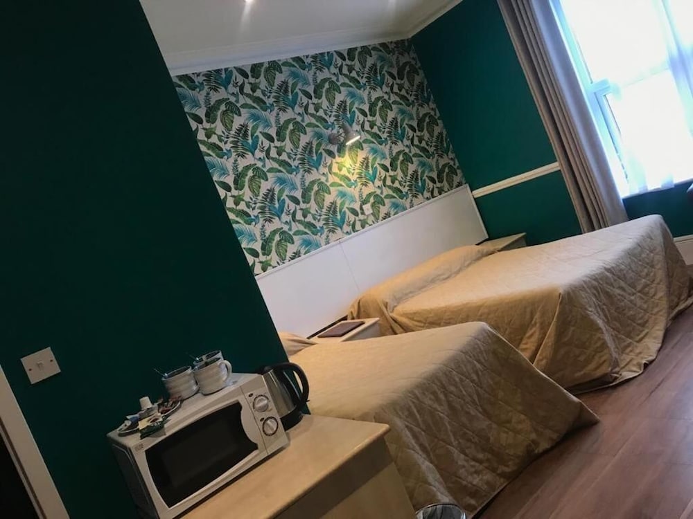 Avis Hotel 11