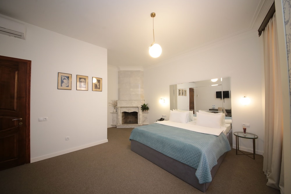 Stay Boutique Hotel 13