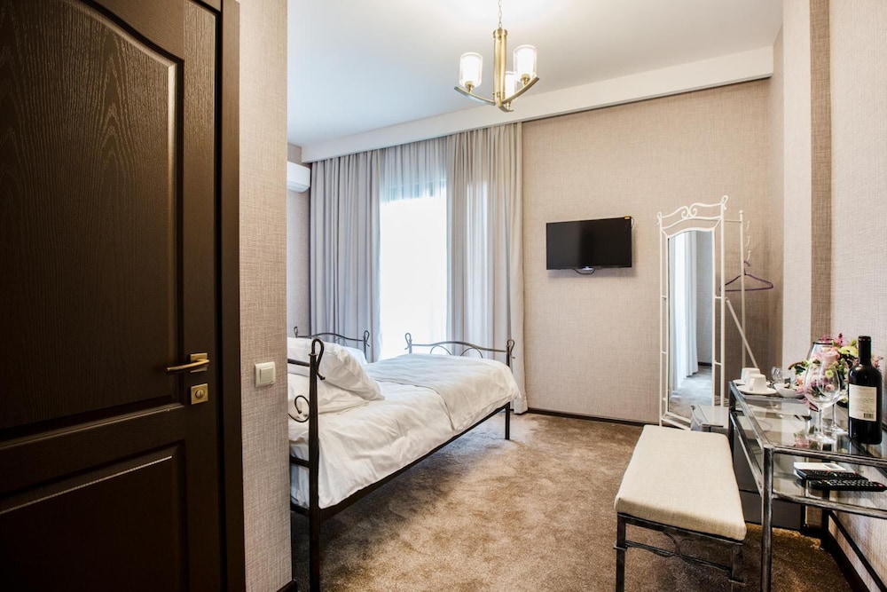 Golden Nugget Tbilisi 8