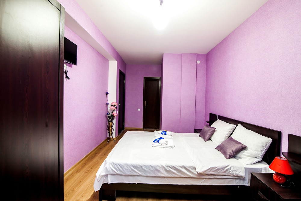 Hotel Ellegance 13