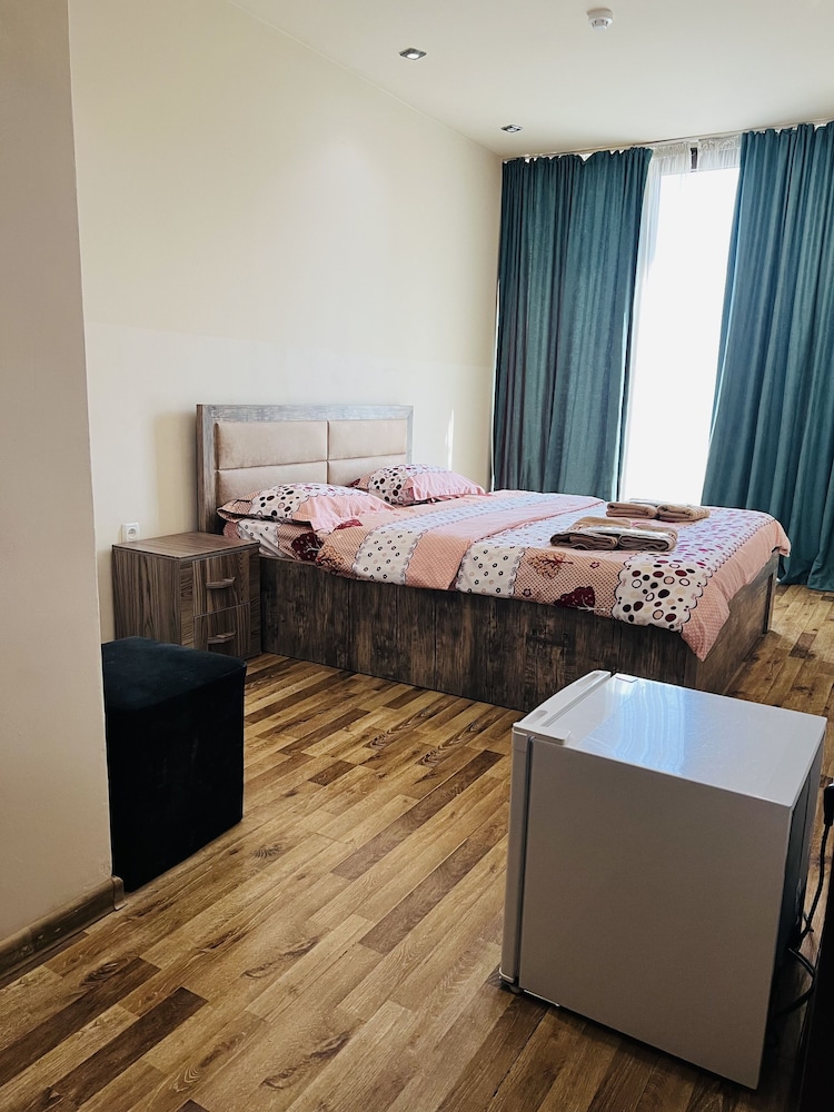 Hotel Ellegance 21