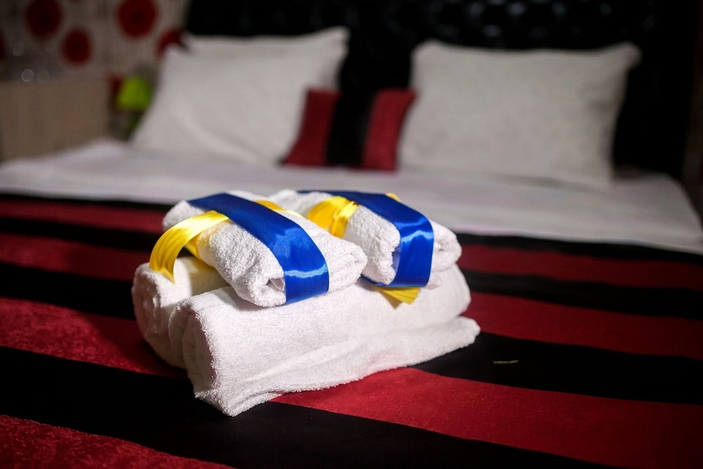 Hotel Ellegance 10