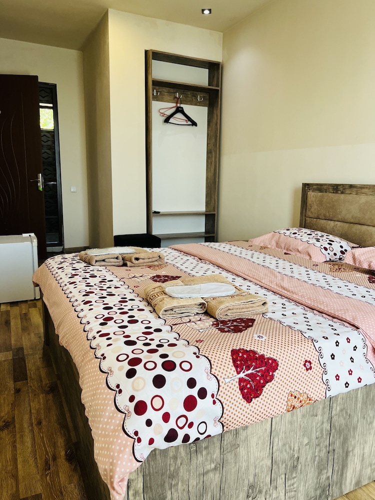 Hotel Ellegance 22