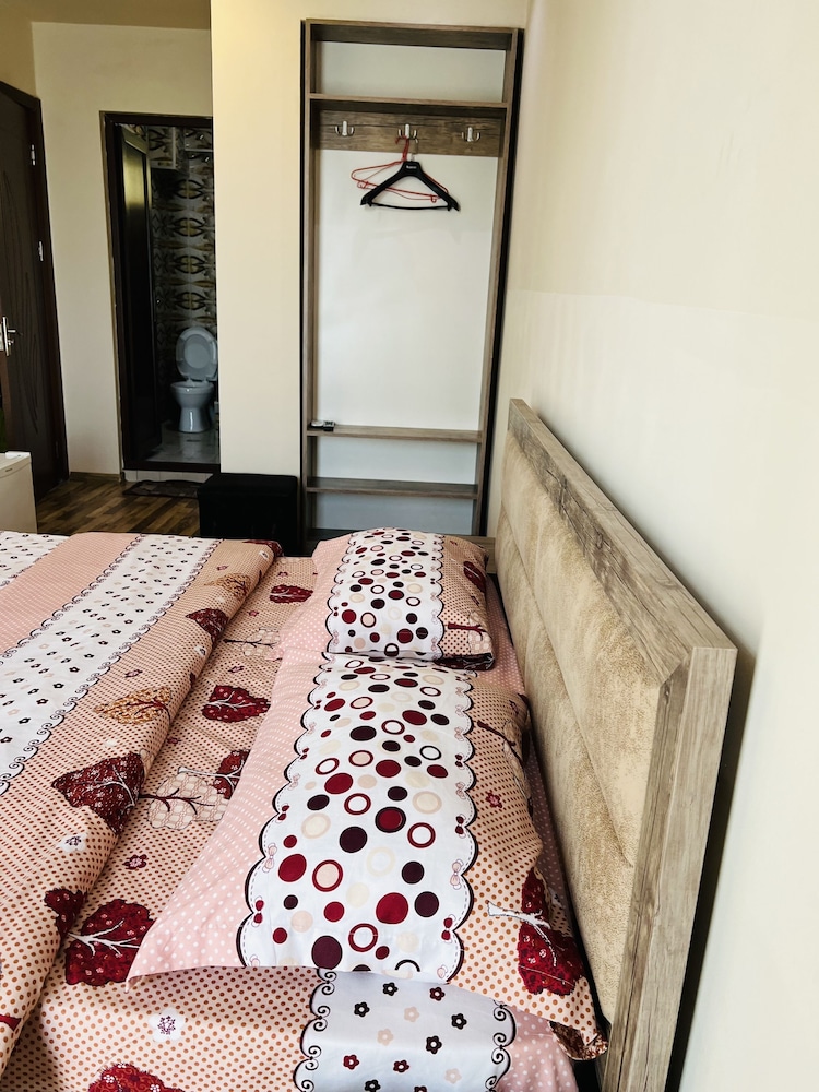 Hotel Ellegance 24
