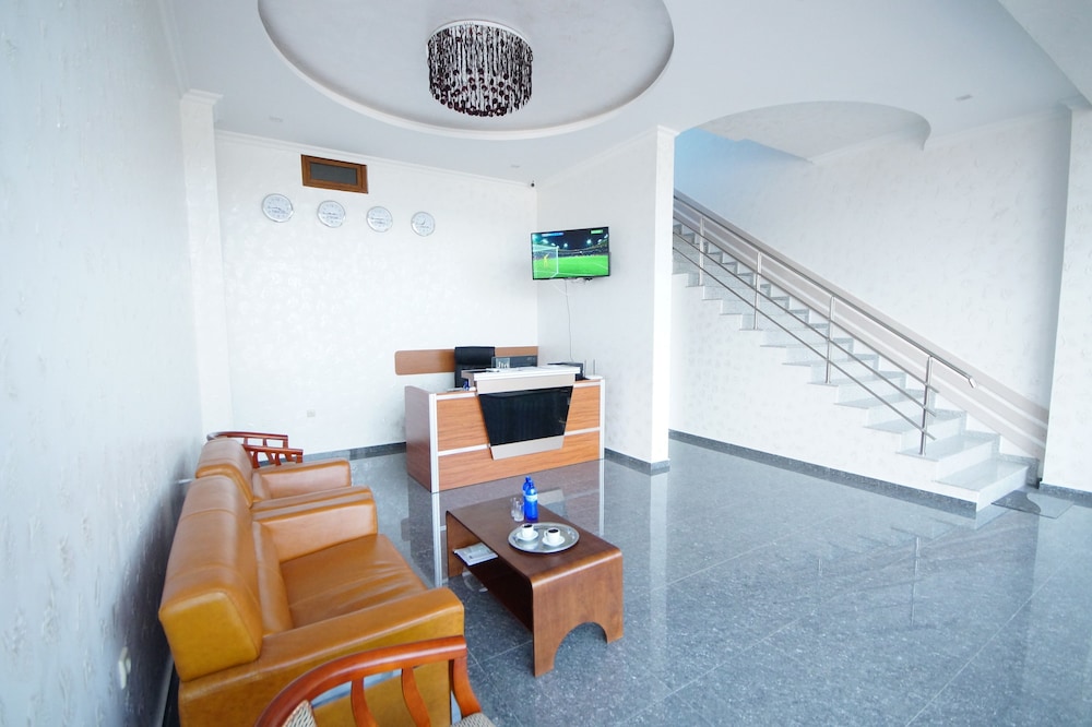 Hotel 725 2