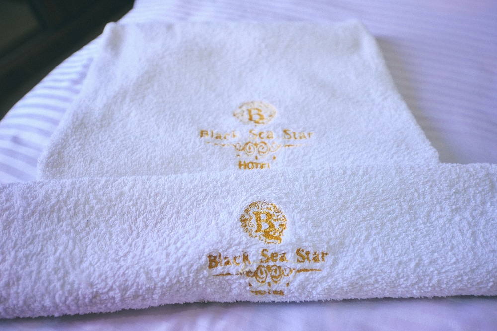 Black Sea Star 19