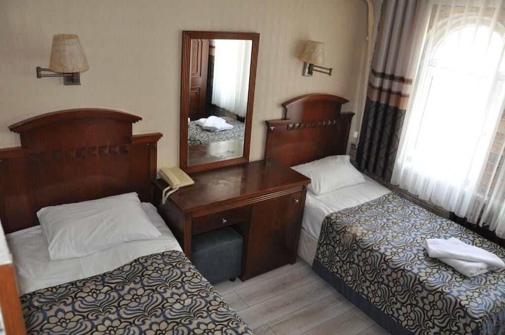 Hotel Red Rose 12