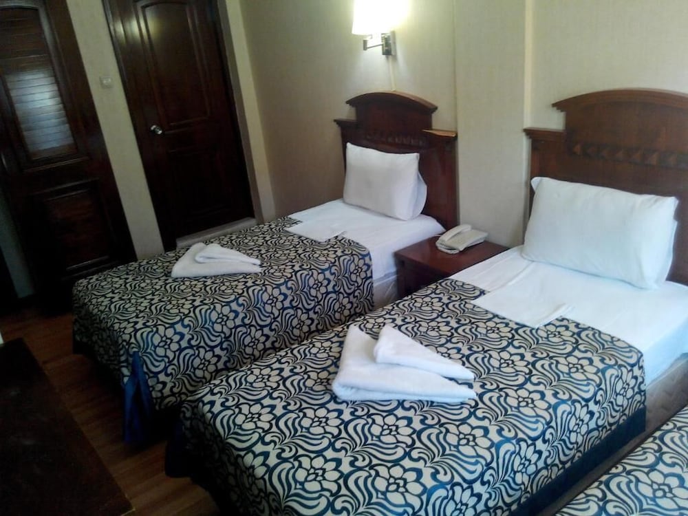 Hotel Red Rose 11