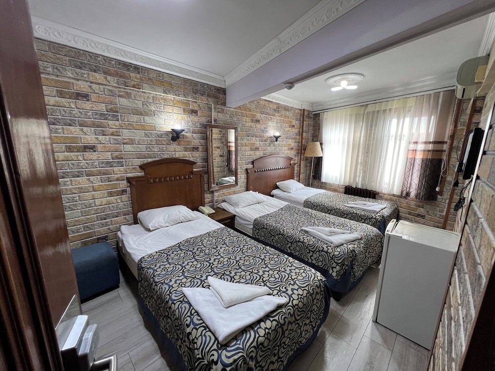 Hotel Red Rose 21