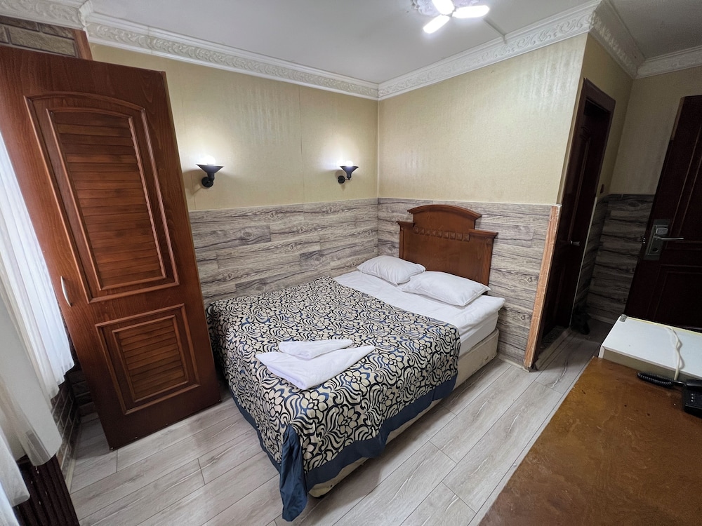 Hotel Red Rose 19