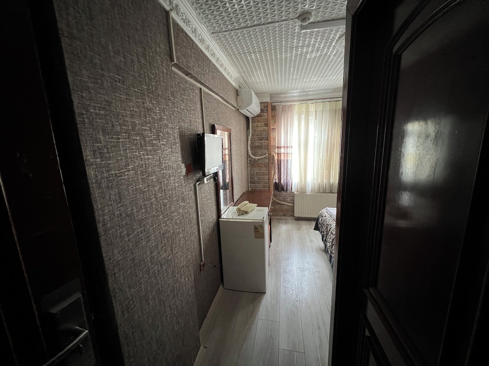 Hotel Red Rose 24