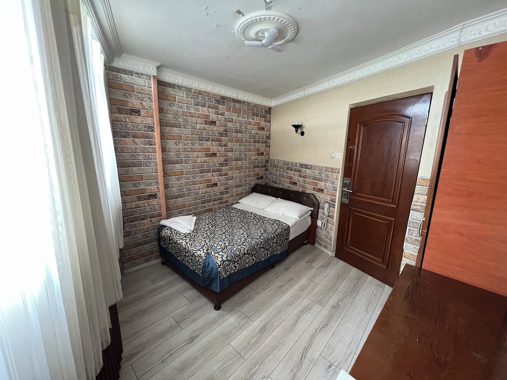 Hotel Red Rose 20