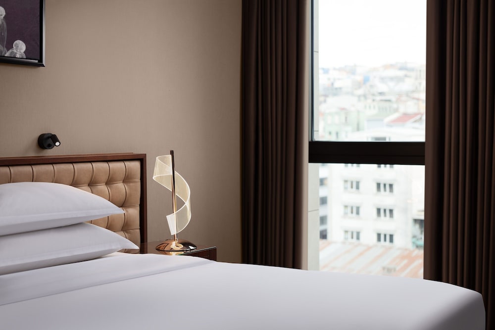 Sheraton Istanbul City Center 15